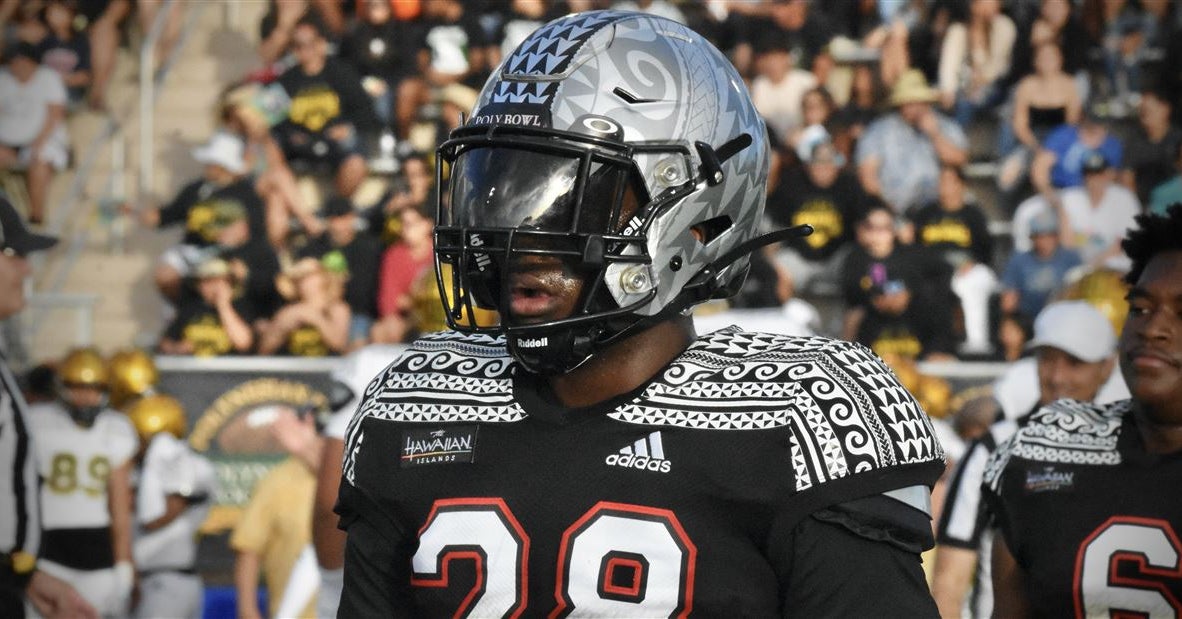 Arkansas lands UCF transfer linebacker Andrew Harris