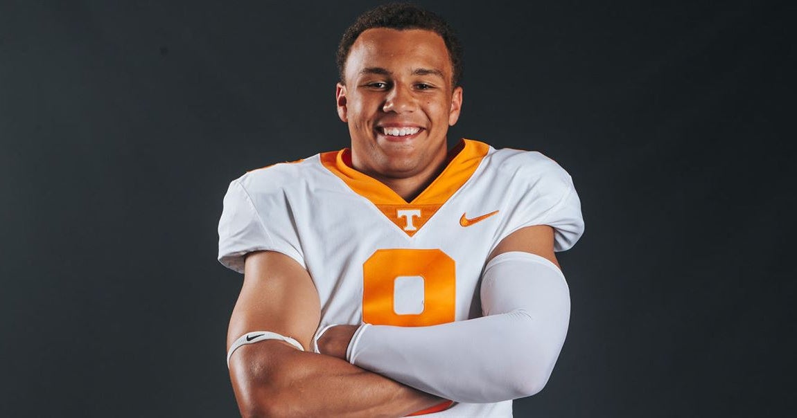 Coach: Perry Gives Tennessee 'versatile,' Athletic Linebacker