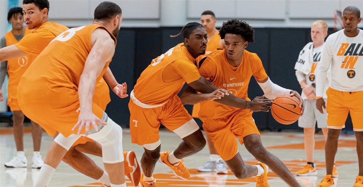 Tennessee basketball recruiting: Five-star PF Julian Phillips commits to  Volunteers on CBS Sports HQ 