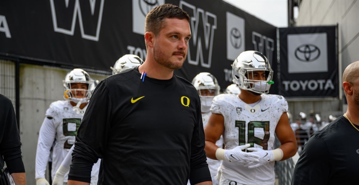 Photos From No. 8 Oregon's 36-33 Loss To No. 7 Washington