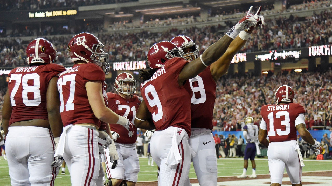 DeVonta Smith injury: Inside Alabama's medical tent at title game - Sports  Illustrated