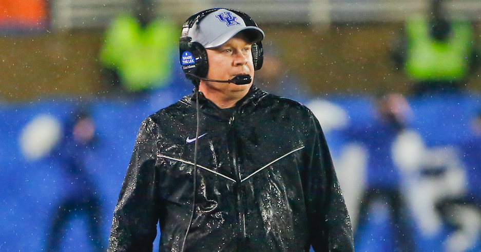 Mark Stoops pays tribute to legendary Hayden Fry