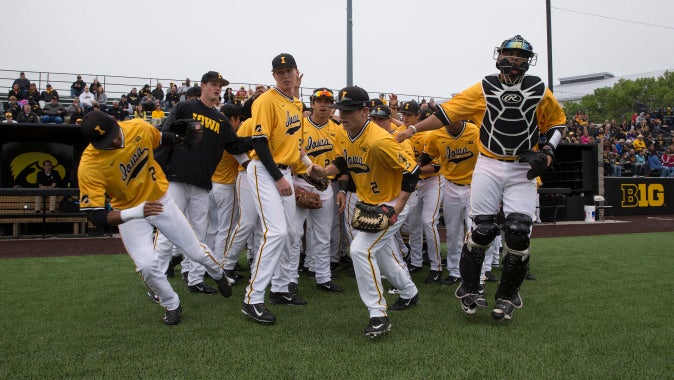 No. 2 Iowa Baseball Takes On No. 7 OSU In 2015 B1G Tournament