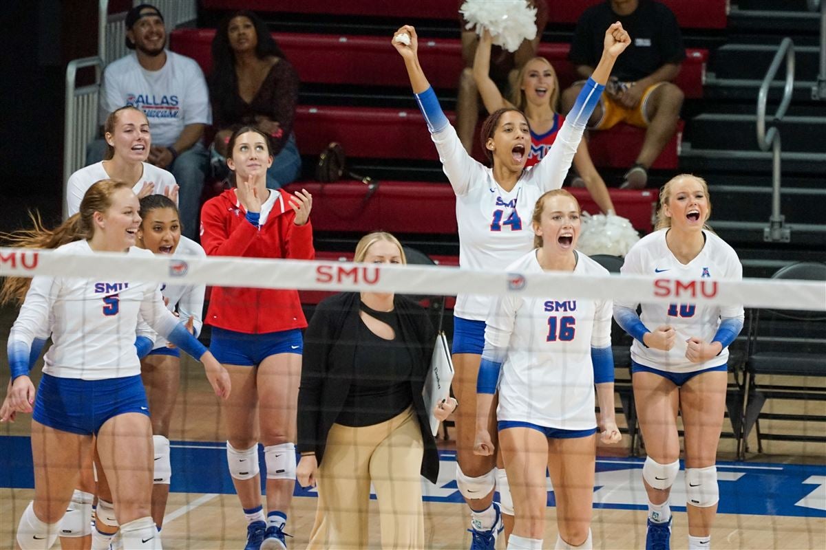 IMAGES: SMU Volleyball Upsets No. 14 Baylor In Five Sets