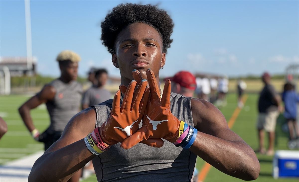 Duncanville's Dakorien Moore Named Nation's No. 1 WR In Initial 2025 ...