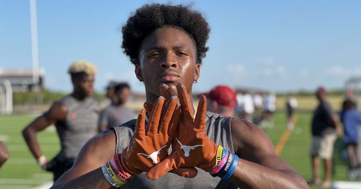 Duncanville's Dakorien Moore named nation's No. 1 WR in initial 2025