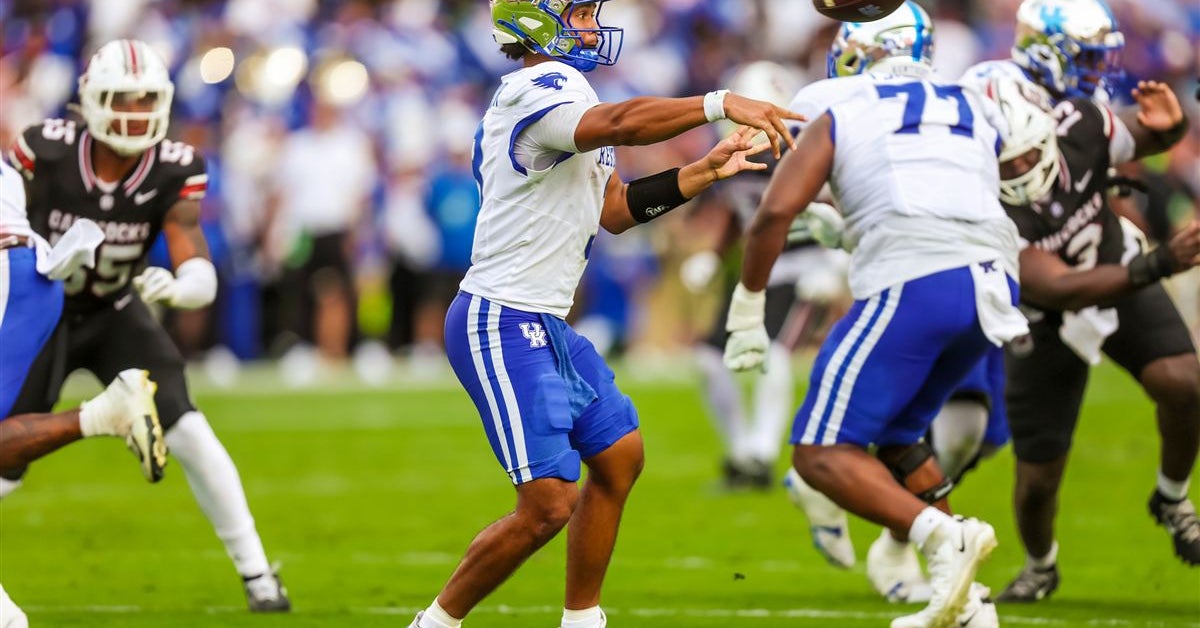 Kentucky Defeats South Carolina 35-34 in Overtime After 17-Point Deficit