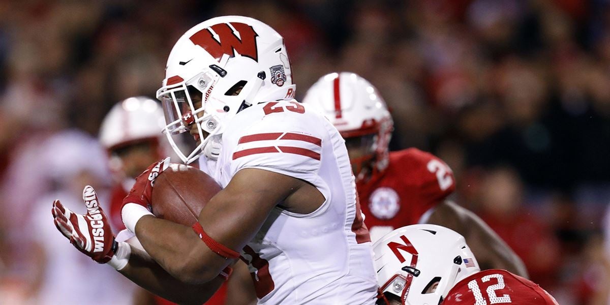 Wisconsin Football on X: Michael Deiter is clearly fired up for photo day.  