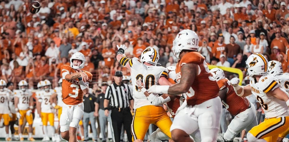 Texas DT Byron Murphy's touchdown catch vs. Wyoming has been in the making  since last season