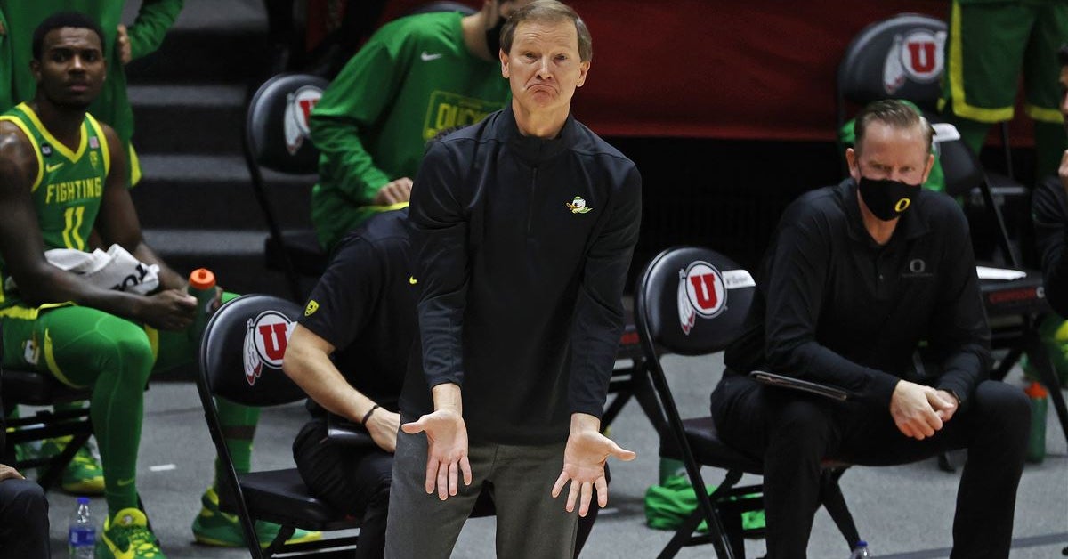 Oregon men's basketball on pause