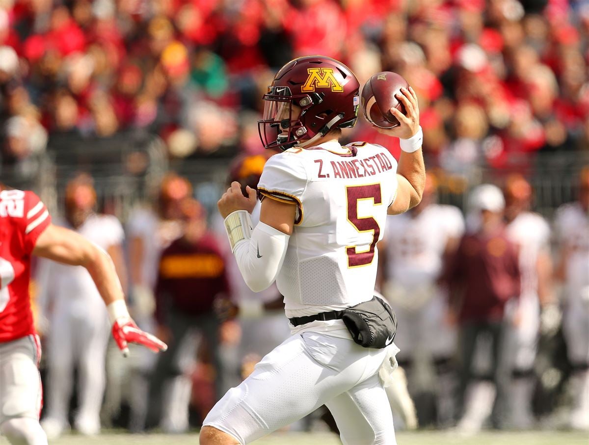 Gophers edge rusher Esezi Otomewo moved to tears after being drafted by  Vikings – Twin Cities