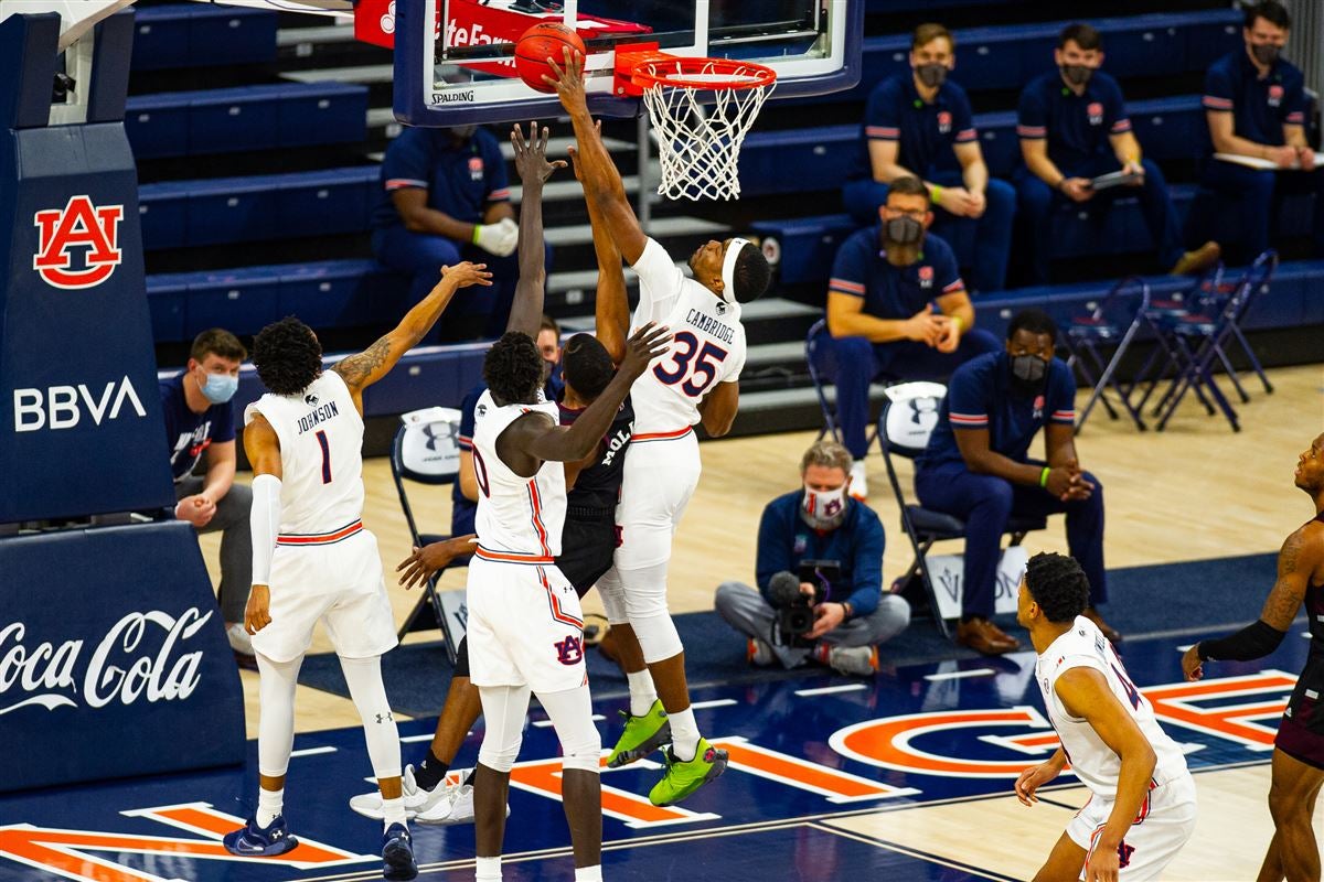 IN PHOTOS: Auburn wins season finale 78-71 over Mississippi State