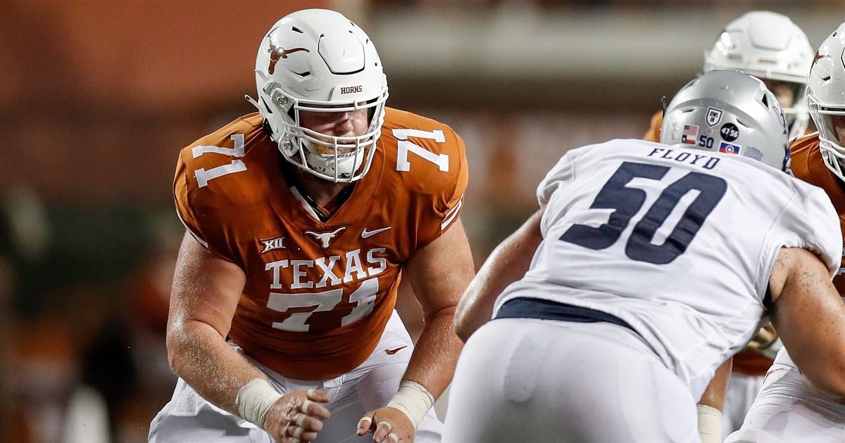 Texas OL Logan Parr enters NCAA transfer portal