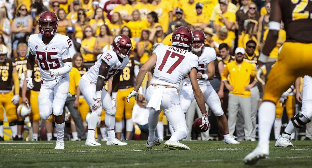 The Unique Reason Mike Leach Calls Wsu S Odd Formation Big Gulp