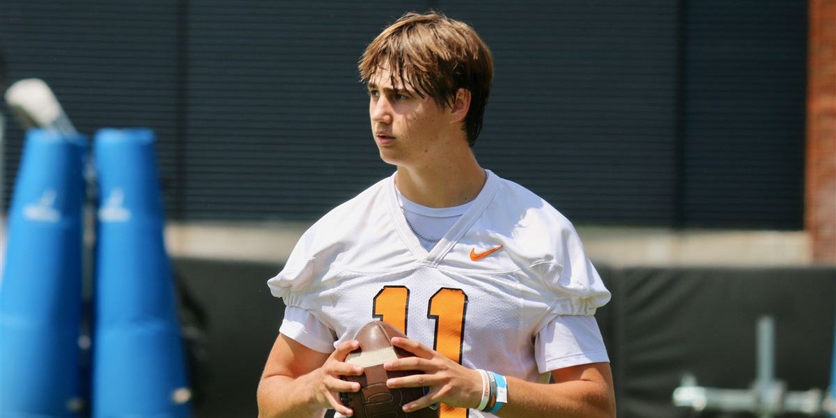 https://s3media.247sports.com/Uploads/Assets/206/942/13942206.jpeg?width=1200&height=600&crop=2:1&fit=cover