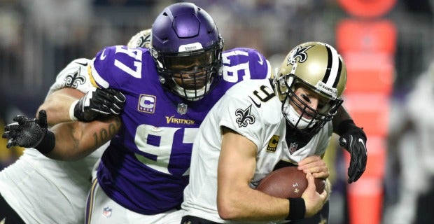 Linval Joseph Limps Through Locker Room and Ducks Media After Vikings  Practice