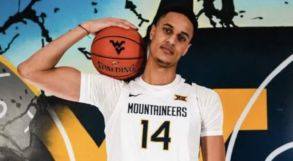 Jesse Edwards staying at West Virginia; exSyracuse star honors