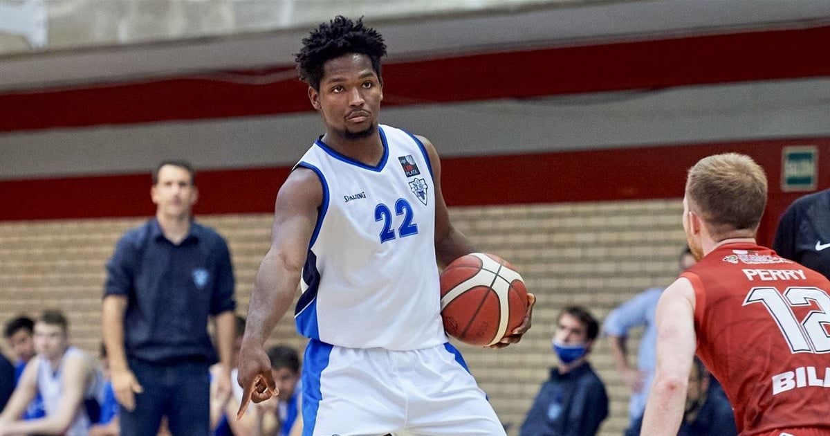 Andrés Vélez ficha al ex portero del Ilni con la selección española Andrés Vélez ficha al ex portero del Ilni con la selección española