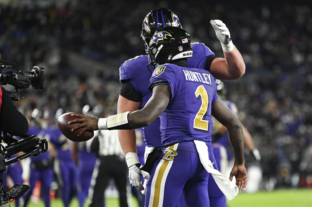 Twitter reacts to Baltimore Ravens QB Tyler Huntley's performance