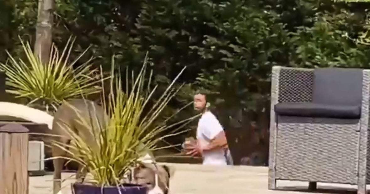 Watch: Quarantine trick shot from UGA QB Jamie Newman Watch: Quarantine trick shot from UGA QB Jamie Newman
