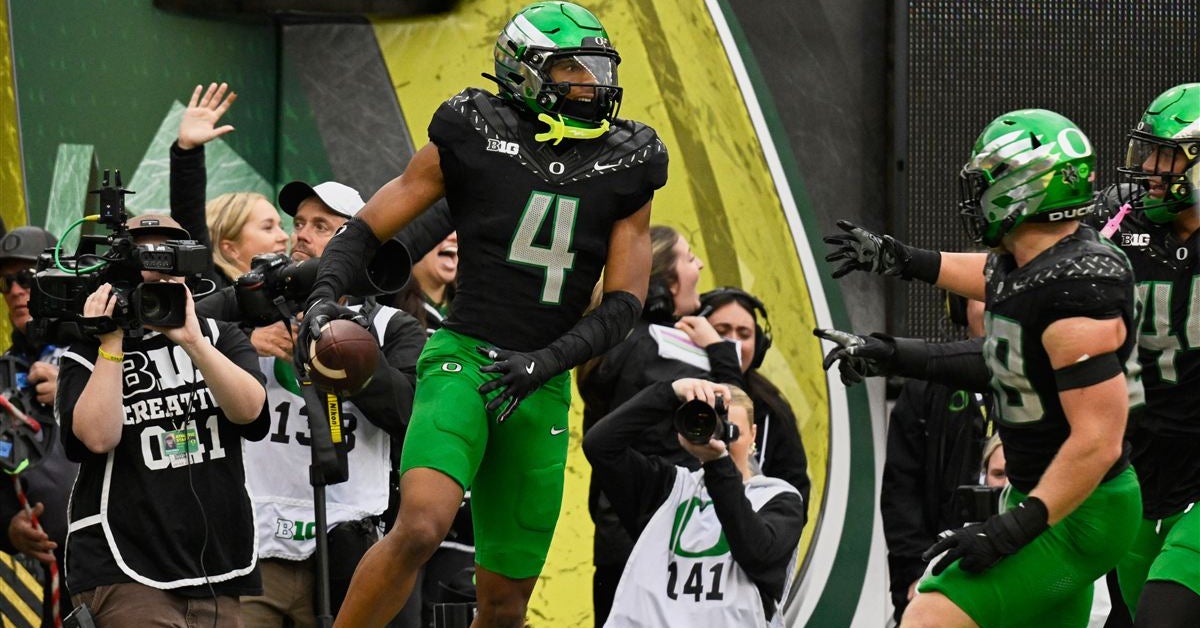 Brandon Finney Jr. one of four Ducks named Walter Camp preseason All-Americans