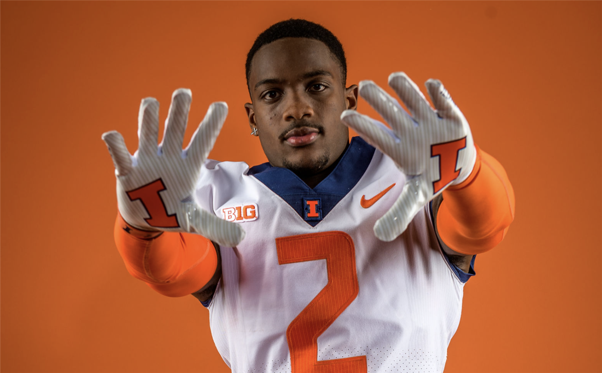 Illini Football Signing Day Dec. 2021 » LB Malachi Hood 