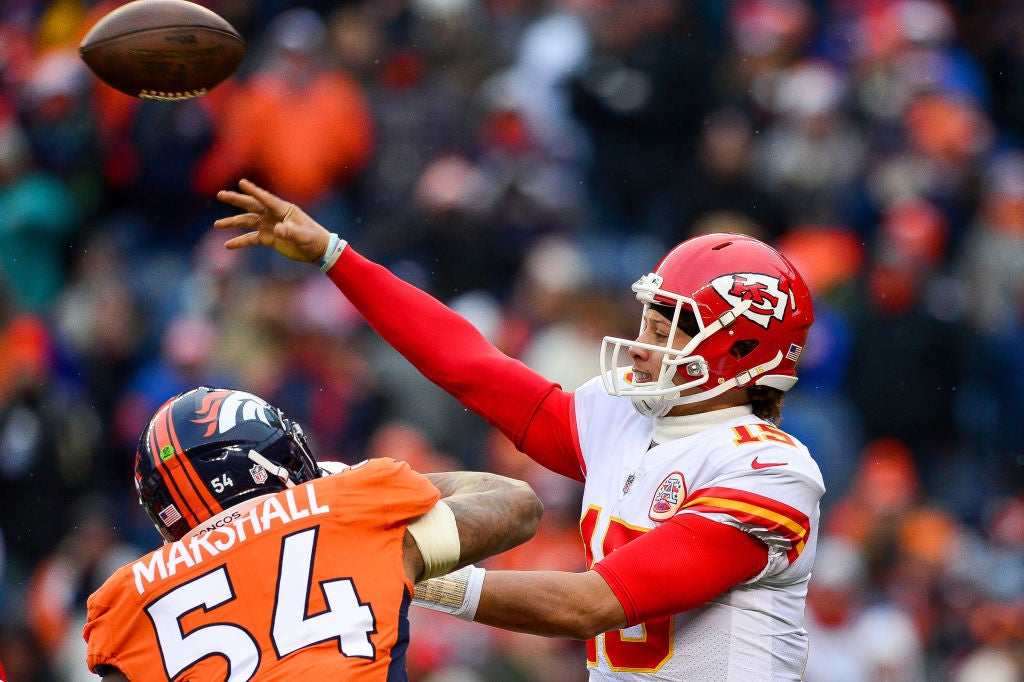 Notebook: Travis Kelce, Tyreek Hill Deliver Sparks for Chiefs Offense -  Chiefs Digest