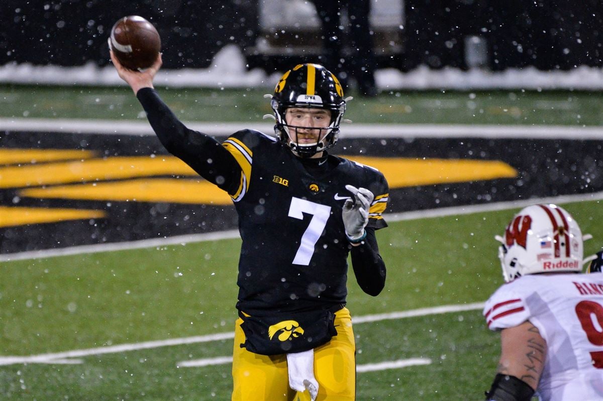 Hawkeye Heaven - Zach Vanvalkenburg will return to the