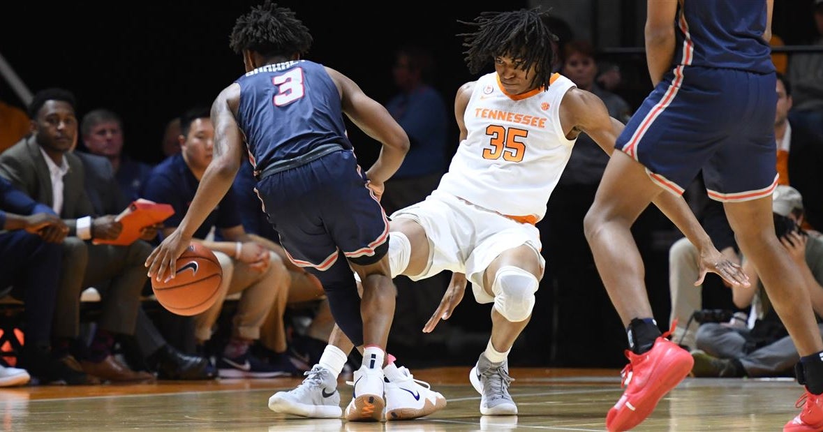Video No. 3 Vols trying to tighten up backcourt defense
