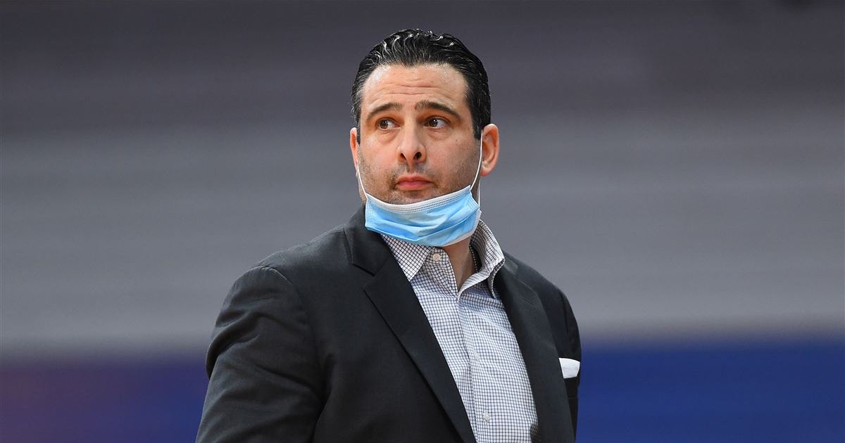 Bryant coach 'We gave (Syracuse) 5 opportunities' to postpone