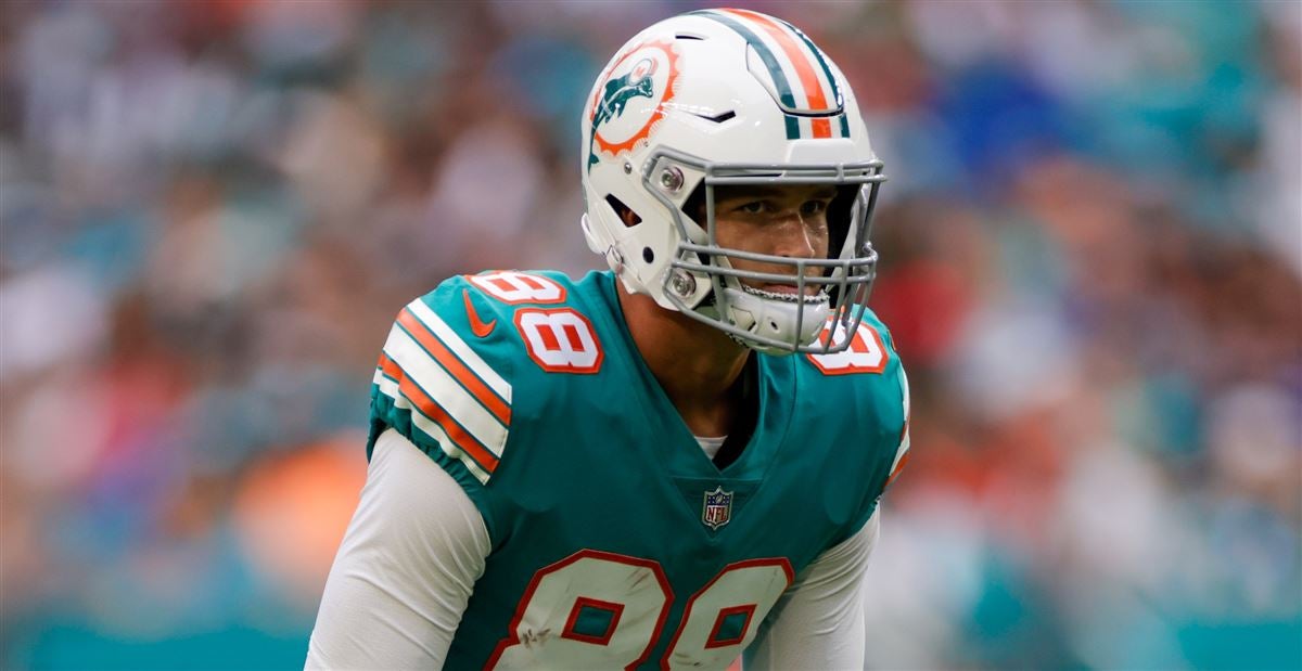 Mike Gesicki will play 2022 season on Miami Dolphins' franchise tag