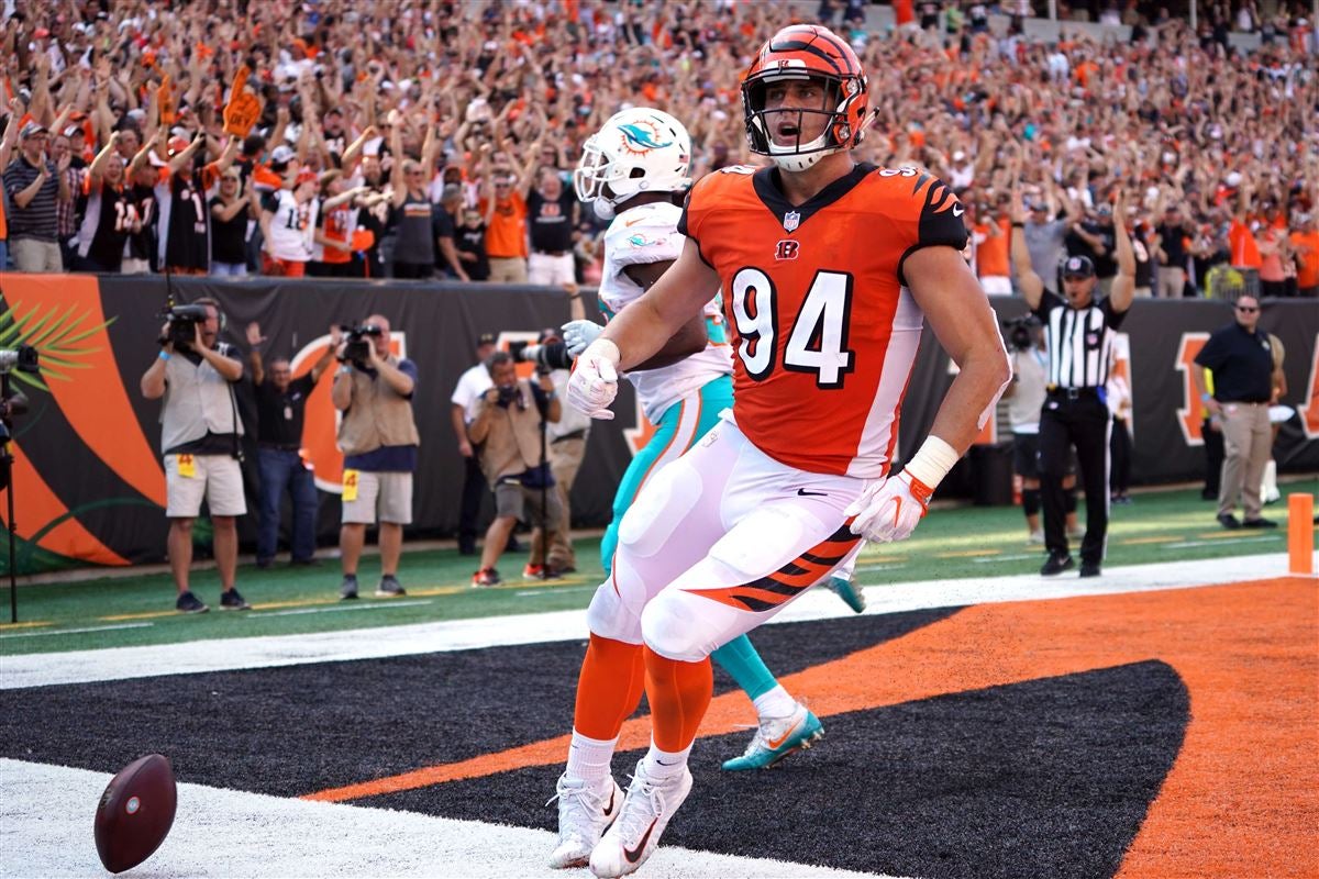 Bengals DE Sam Hubbard launches charity initiative to help Mt. Healthy  students