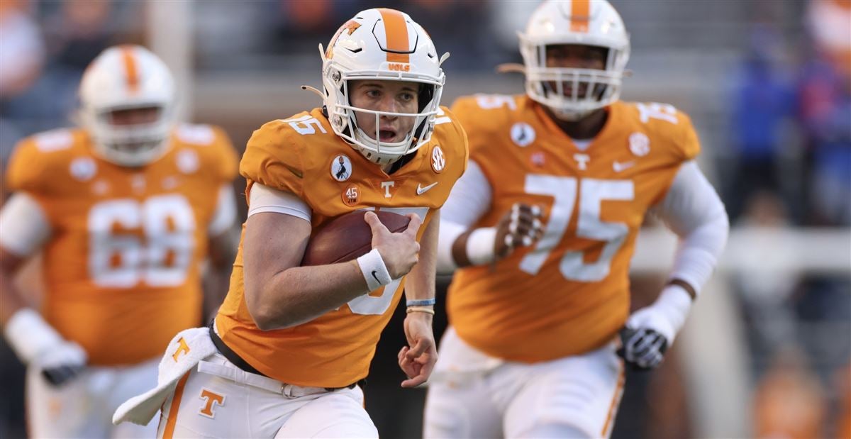 Dynamic duo lead way for Vols' rushing attack