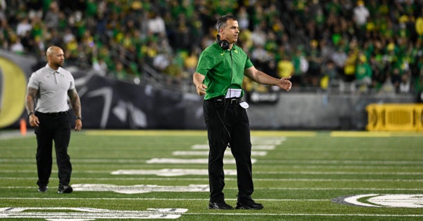 Mario Cristobal provides explanation for heated exchange with Kris Hutson