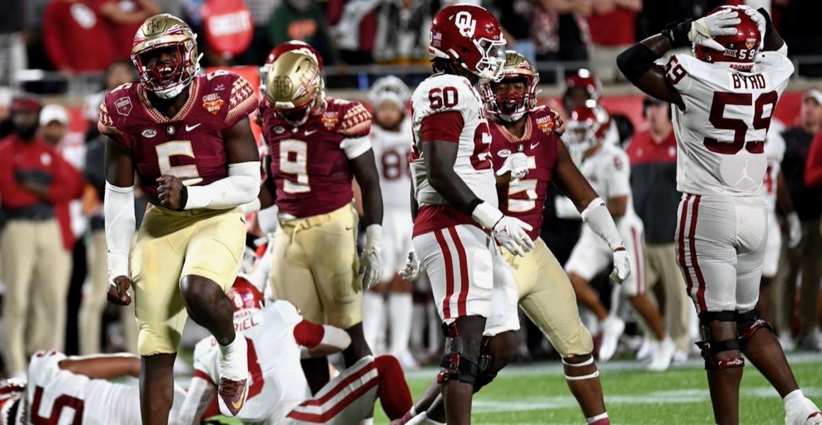 Sooners suffer first losing season since '90s with 35-32 setback