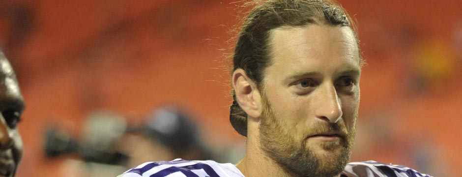 Vikings' Brian Robison Chops Hair For Charity - CBS Minnesota