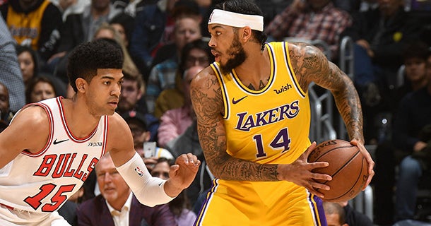 Los Angeles Lakers media reacts to first half vs. Chicago Bulls