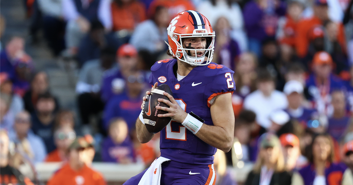 Projecting college football's top 10 quarterbacks for 2025 season