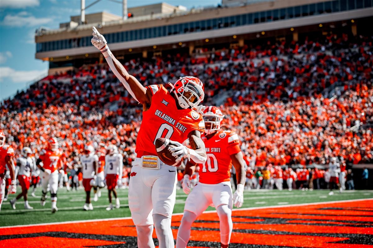 Mike Gundy meets with OK State players, commits to changes