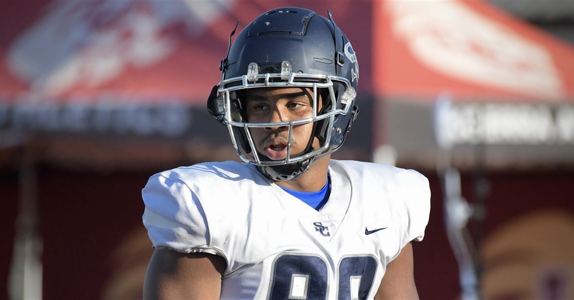 Elite edge rusher Richard Wesley details Texas trip, set for three more  visits