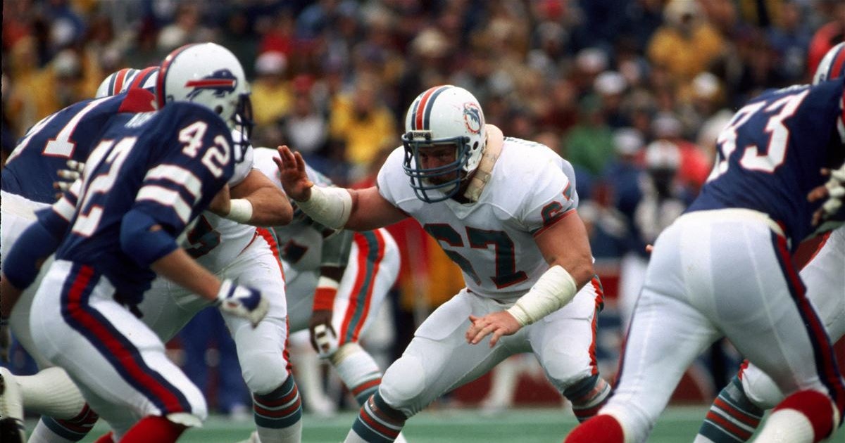 Former Dolphins great Bob Kuechenberg passes away at 71