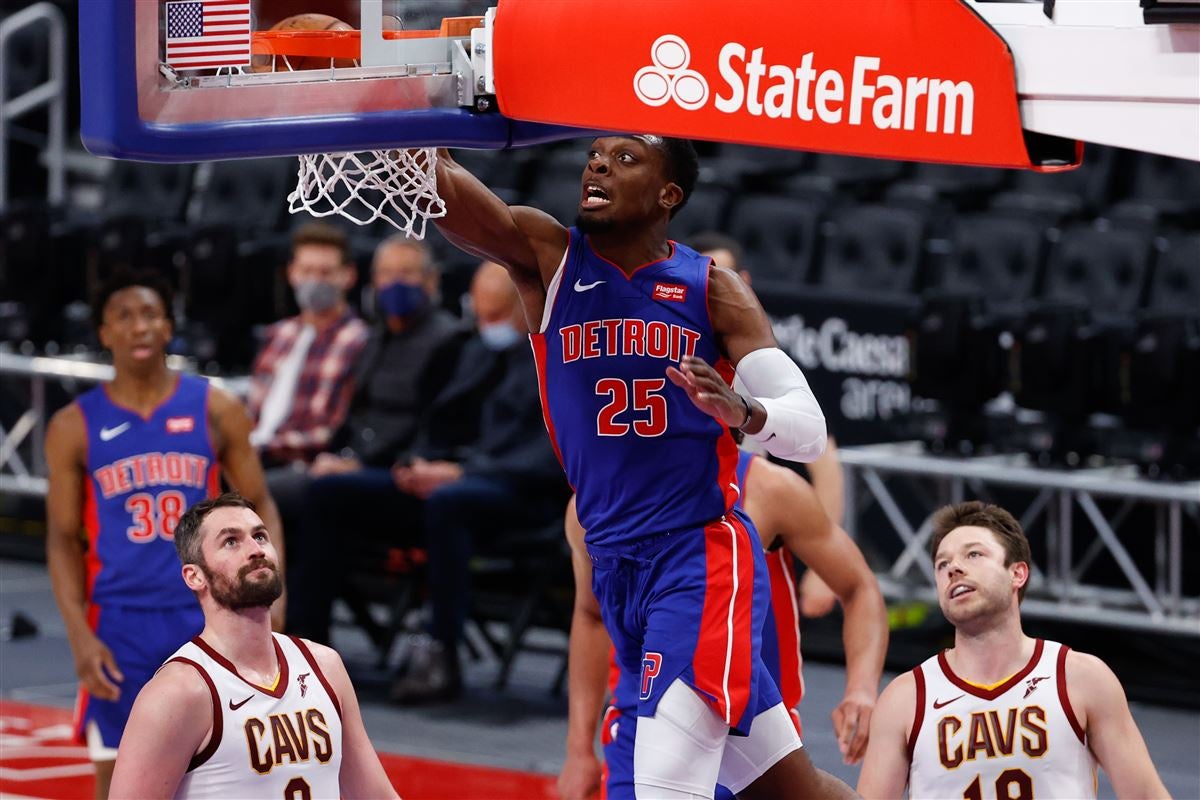 Tyler Cook signs training camp deal with Chicago Bulls