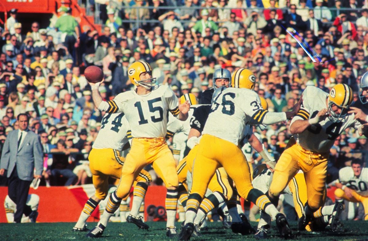 Bart Starr, legendary 1960's Green Bay Packers quarterback, dies at 85