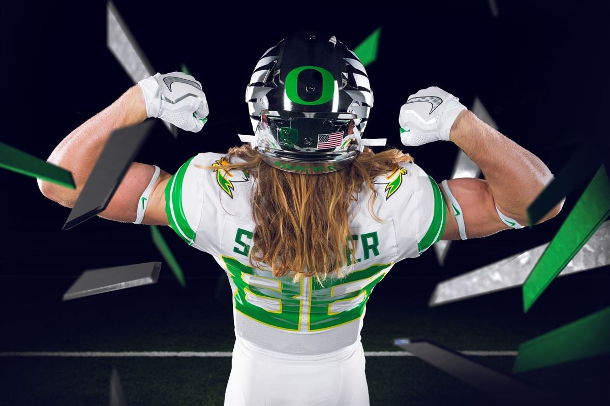 Oregon Football Releases New Uniforms for 2021 Season - Sports Illustrated  Oregon Ducks News, Analysis and More