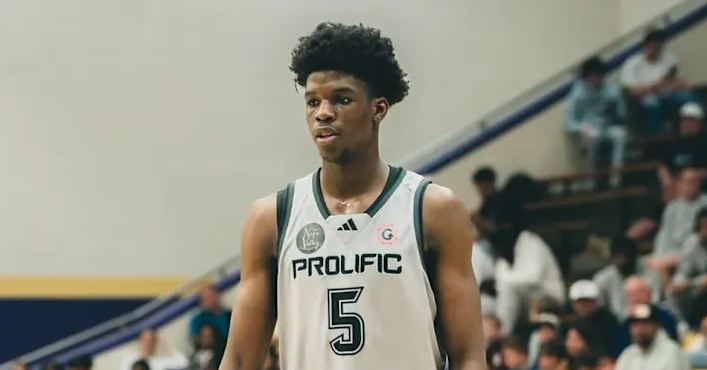 5-star center Obinna Ekezie to reclassify, commits to Louisville