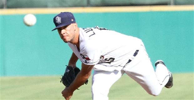 Left fielder Tirso Ornelas (5) of the El Paso Chihuahuas runs off