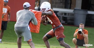 In Focus: Texas offense puts in work in fall camp In Focus: Texas offense puts in work in fall camp