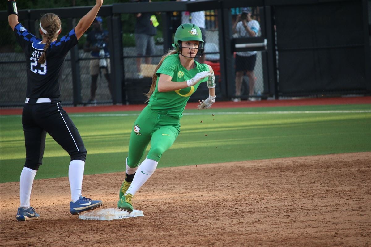 Oregon Softball: Bunker, McGowan named All-Americans