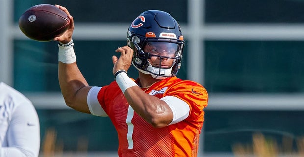 Justin Fields gives the Bears' coach and GM a second chance - Sports  Illustrated