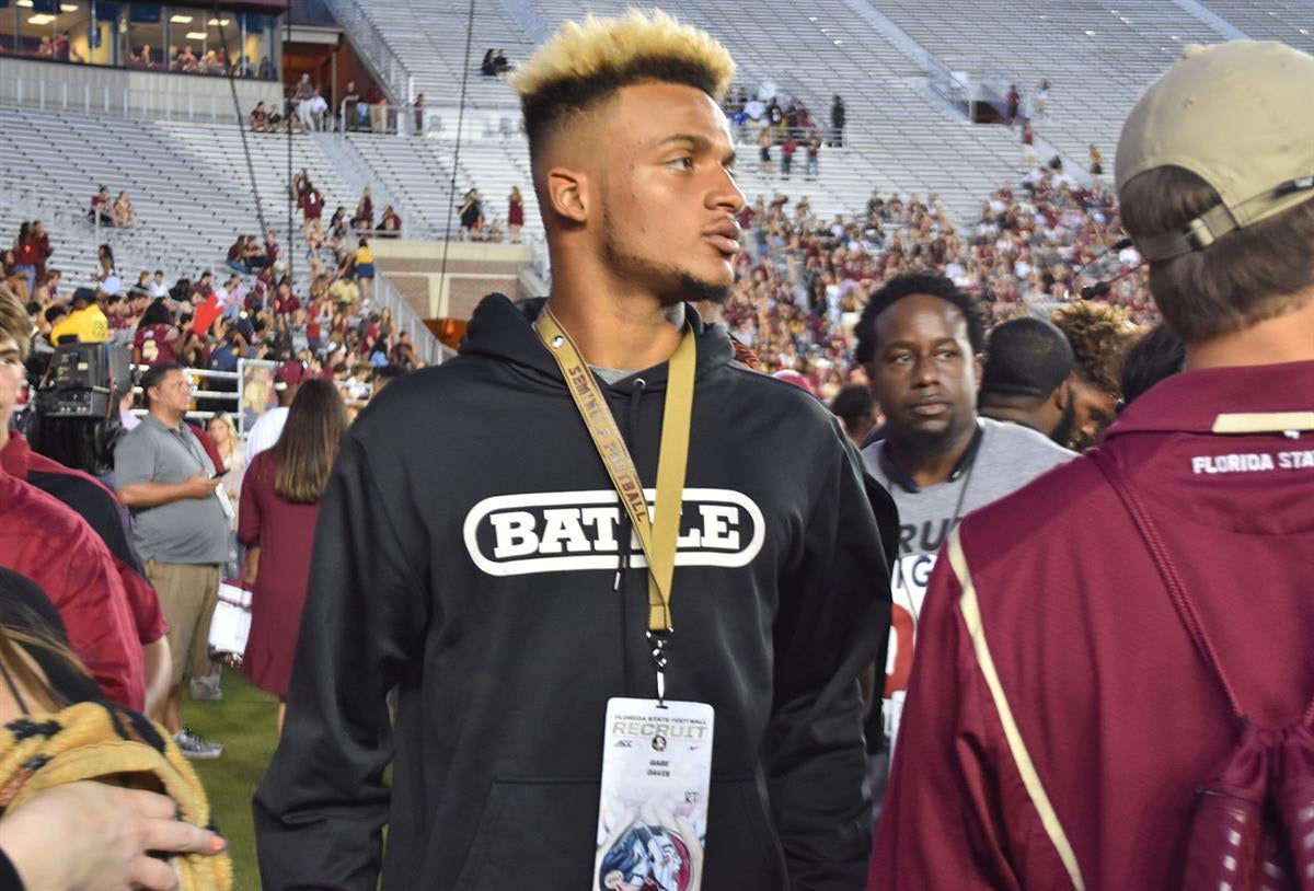 Former UCF Knights Wide Receiver Gabriel Davis Has His Seminole High School  Jersey Retired - Inside the Knights